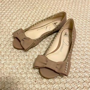Delman size 5 bow flats- perfect, like new condition